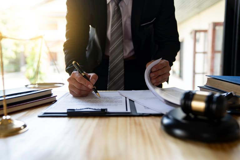 弁護士費用の相場と費用特約の活用