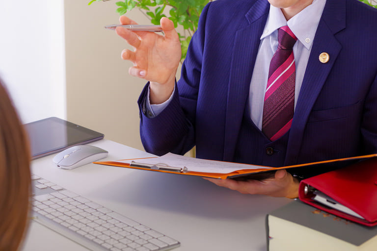 記事まとめ|むちうち慰謝料で後悔しないために弁護士相談を活用しましょう