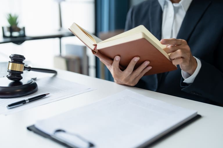 弁護士基準とは何か?自賠責基準・任意保険基準との違い