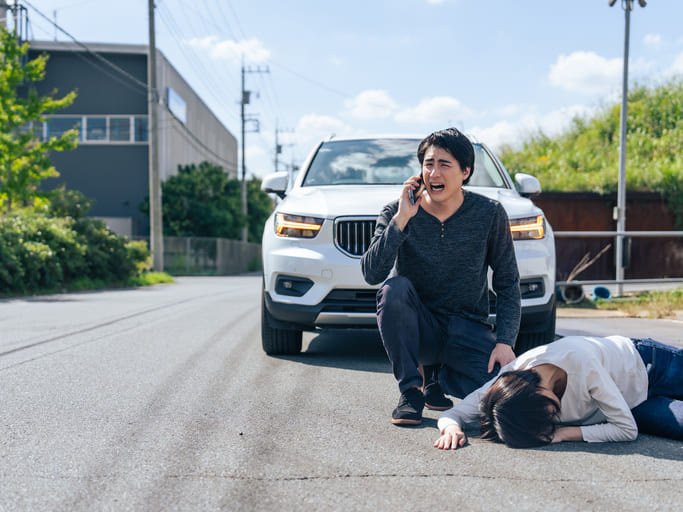 交通事故で弁護士に相談する最適なタイミングは?依頼時期や慰謝料増額のポイント