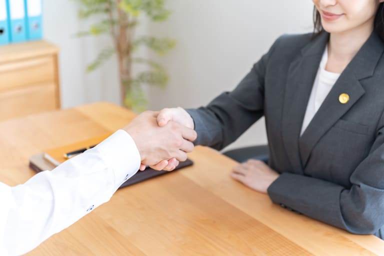 弁護士費用特約とは？メリットと活用方法