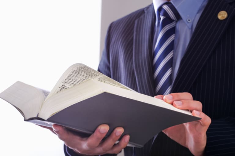 交通事故の被害者が弁護士に依頼すべきか判断する3つの基準