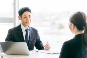 交通事故の慰謝料はいつもらえる？支払い時期の目安と「早く受け取る」ための手続き